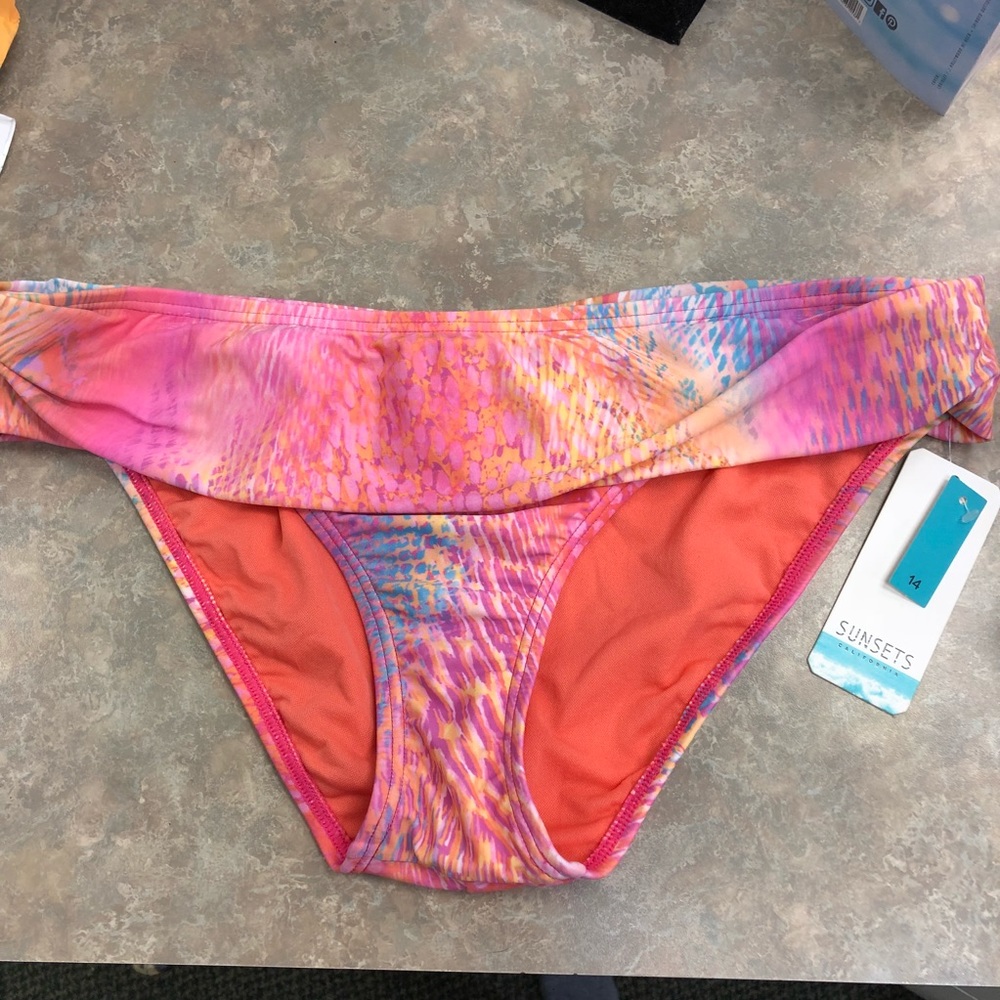 🌸Sunsets Charmed Banded Bottoms🌸